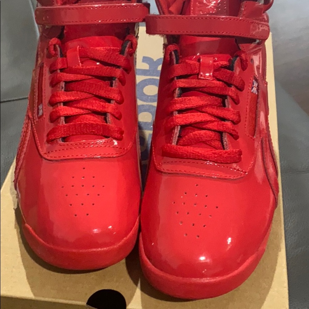 Red hi top Reebok